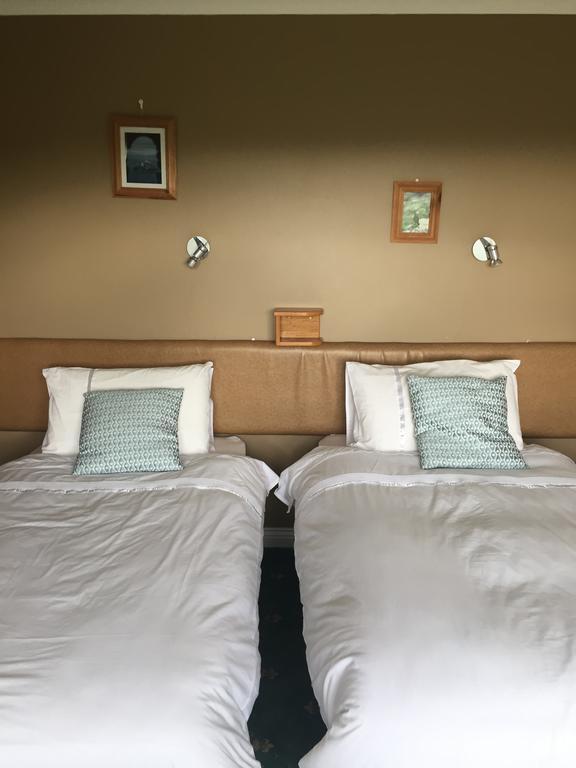 Iveragh Heights Bed & Breakfast Cahersiveen ภายนอก รูปภาพ